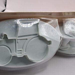 Forme decupatoare , tractor, cu diverse accesorii