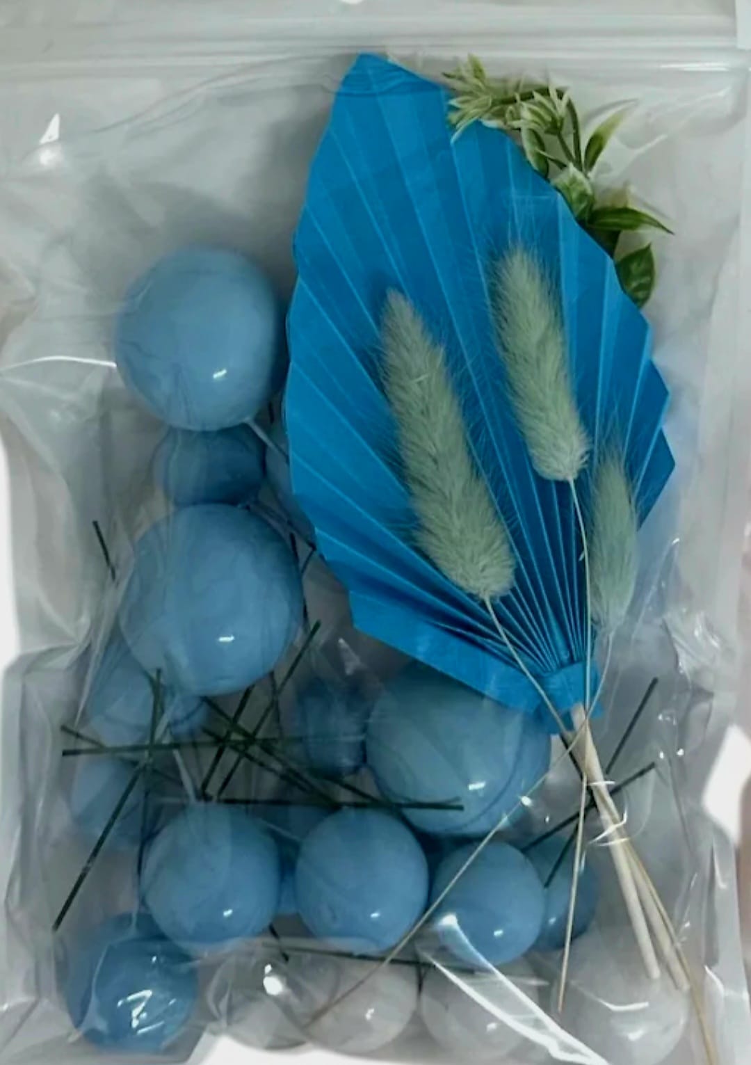 Sfere,bile non alimentare, Albastru +Frunze decor
