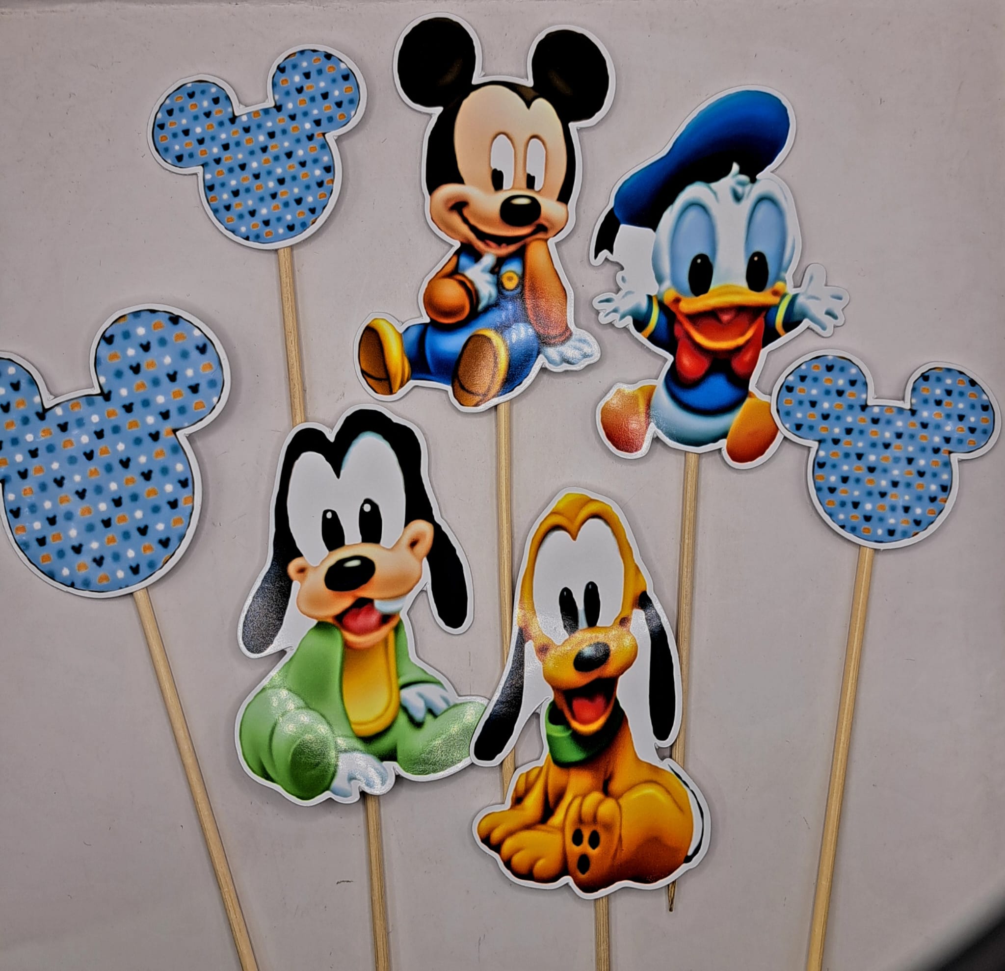 Toper Mickey Mouse, Echipa, nr 7