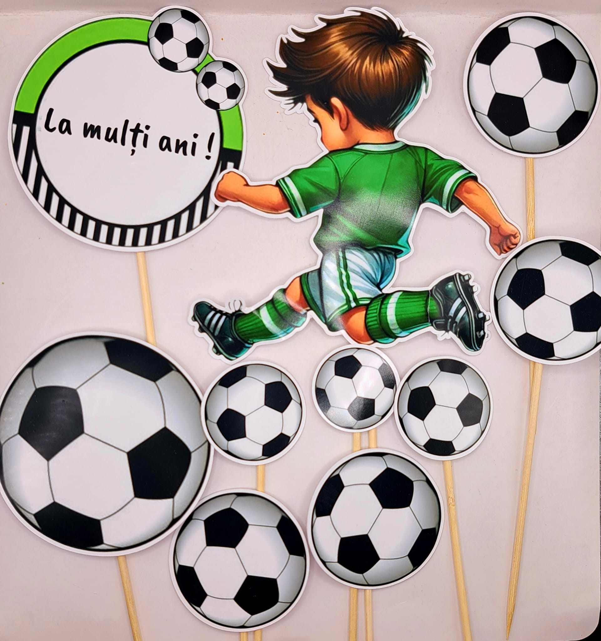 Toper fotbalist , minge, prevazut cu bete de sustinere