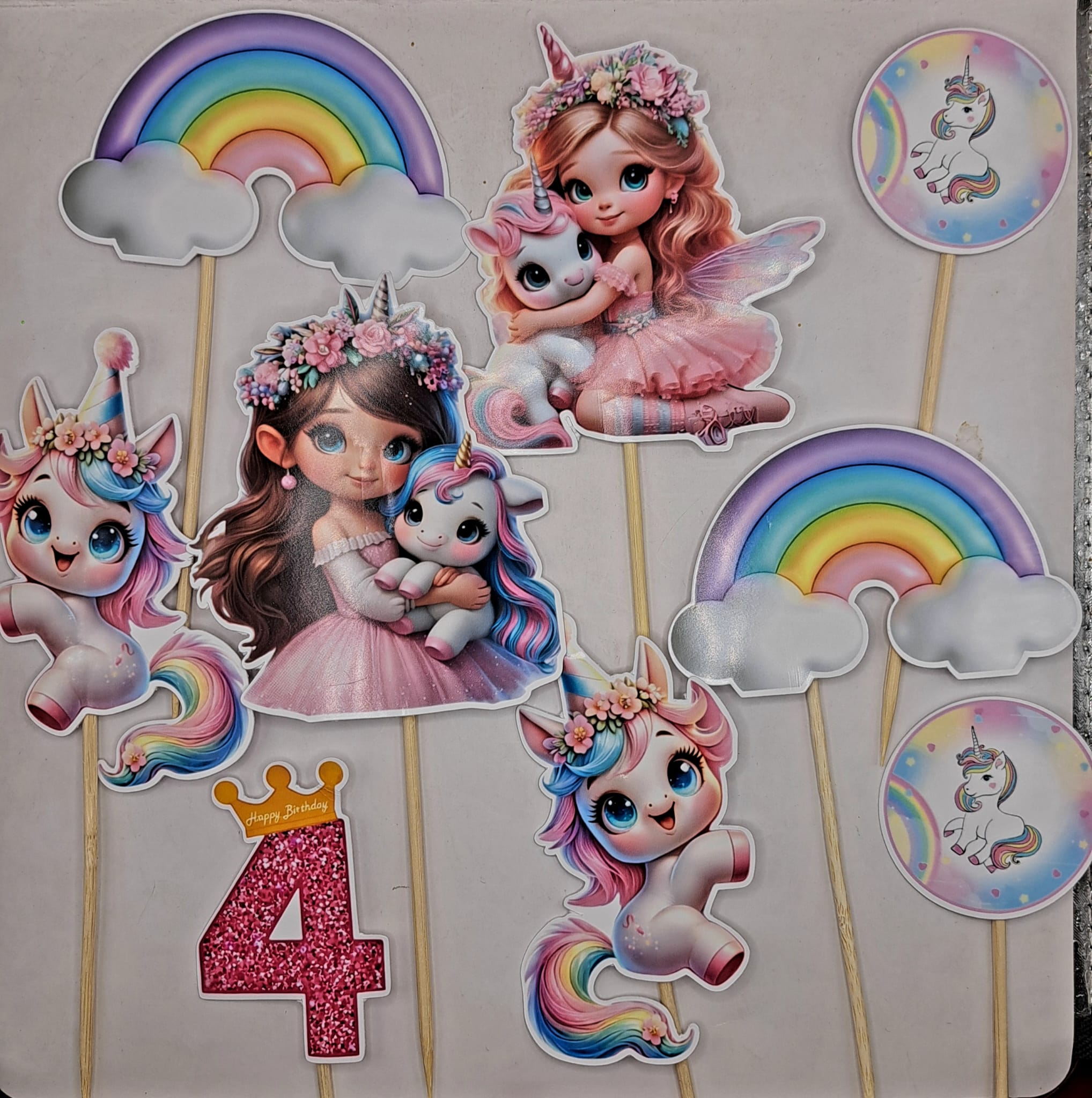 Toper, Unicorn, curcubeu, prevazut cu bete de sustinere